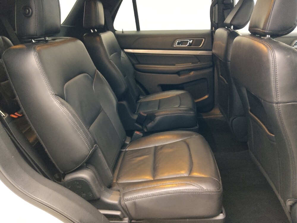 2018 Ford Explorer in Orlando, FL 32808 - 18133055 19