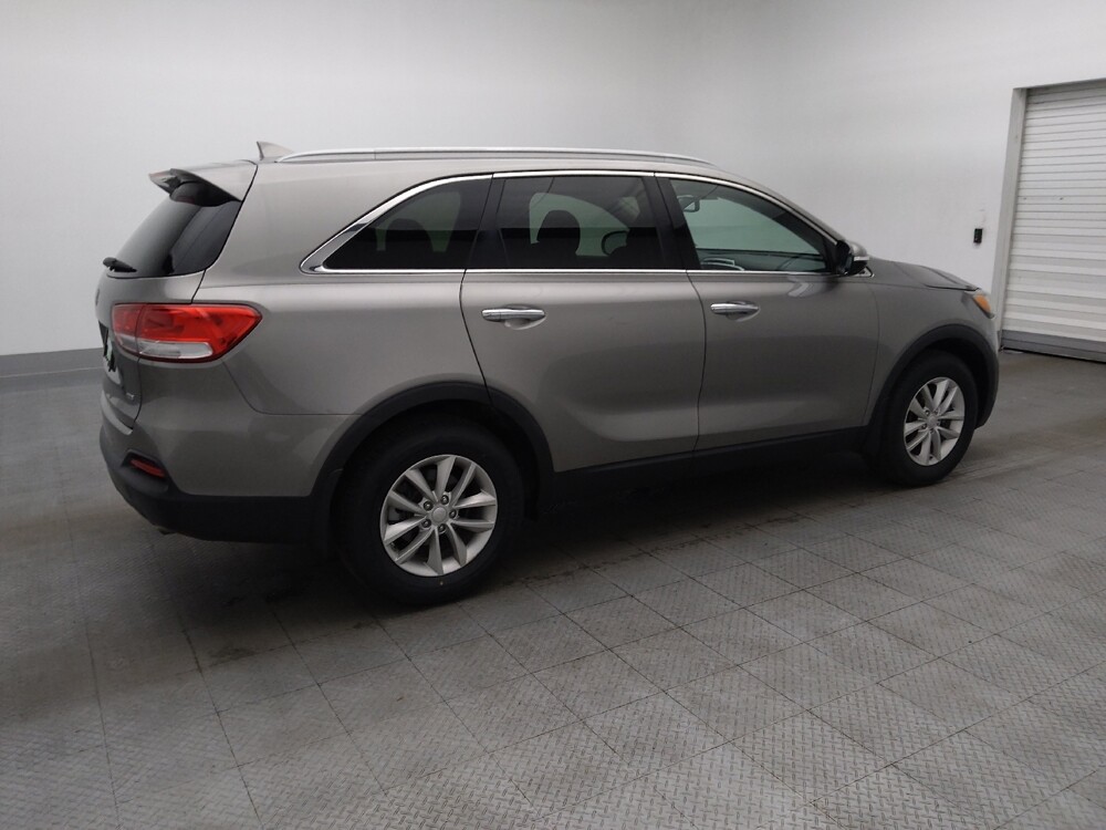 2017 Kia Sorento in Orlando, FL 32808 - 18133057 10