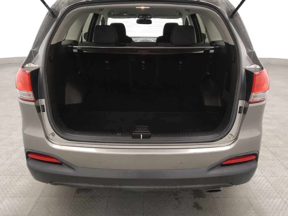 2017 Kia Sorento in Orlando, FL 32808 - 18133057 29