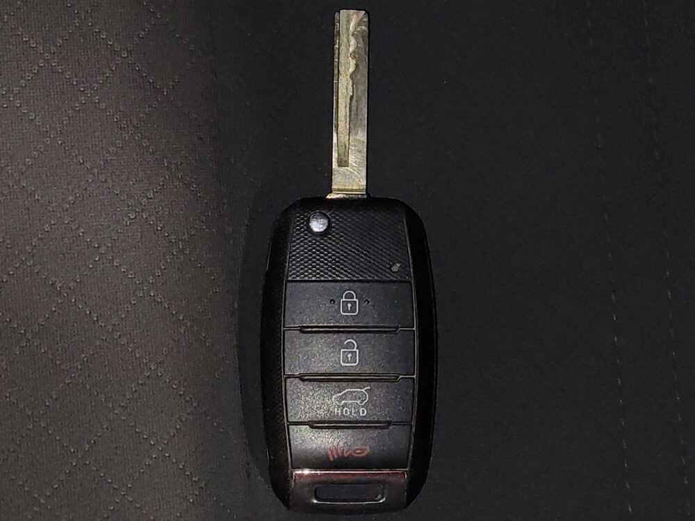 2017 Kia Sorento in Orlando, FL 32808 - 18133057 32