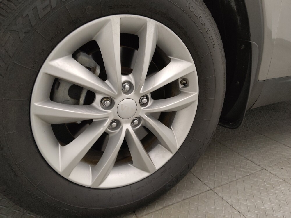 2017 Kia Sorento in Orlando, FL 32808 - 18133057 31