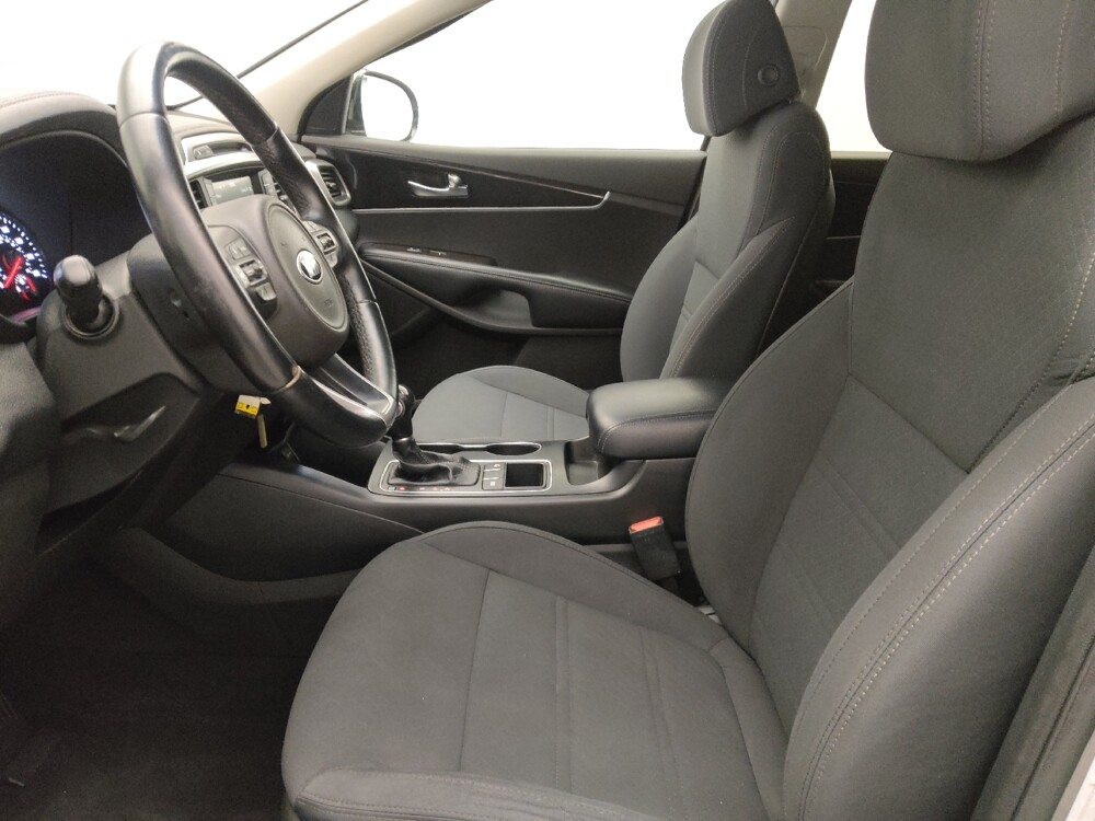 2017 Kia Sorento in Orlando, FL 32808 - 18133057 17