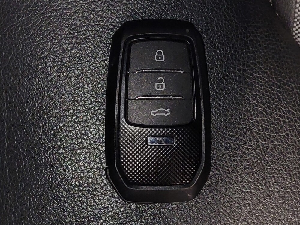 2018 Toyota Camry in Sanford, FL 32773 - 18133064 32