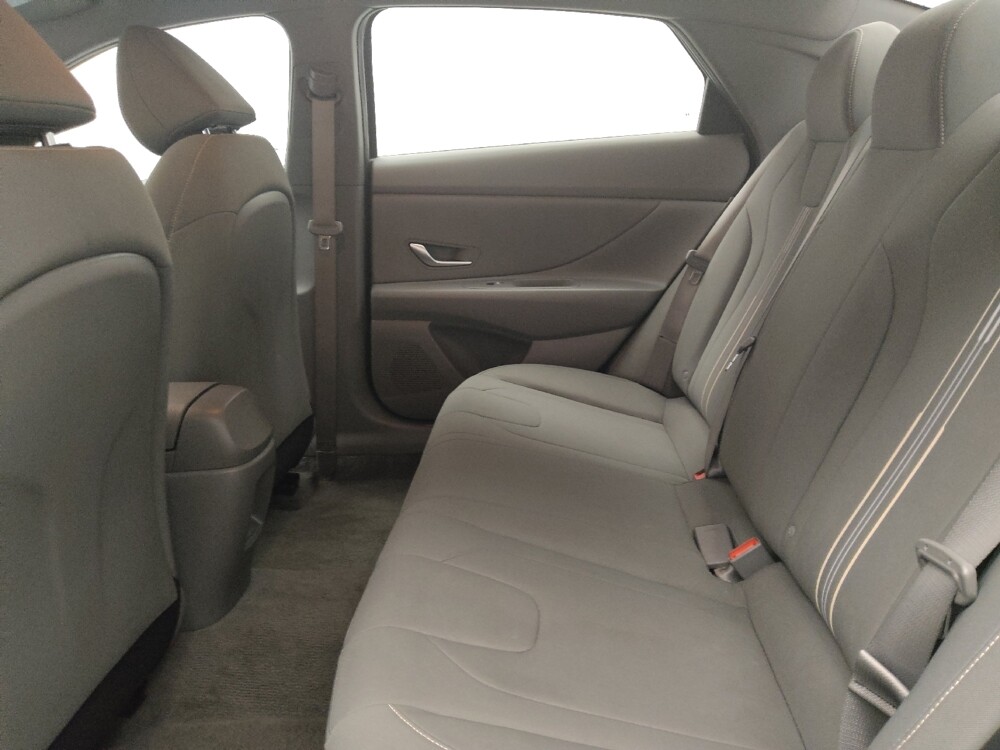 2024 Hyundai Elantra in Lombard, IL 60148 - 18133067 18