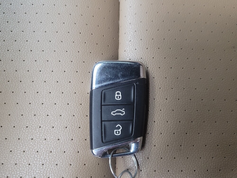 2023 Volkswagen Atlas in Highland, IN 46322 - 18133071 32