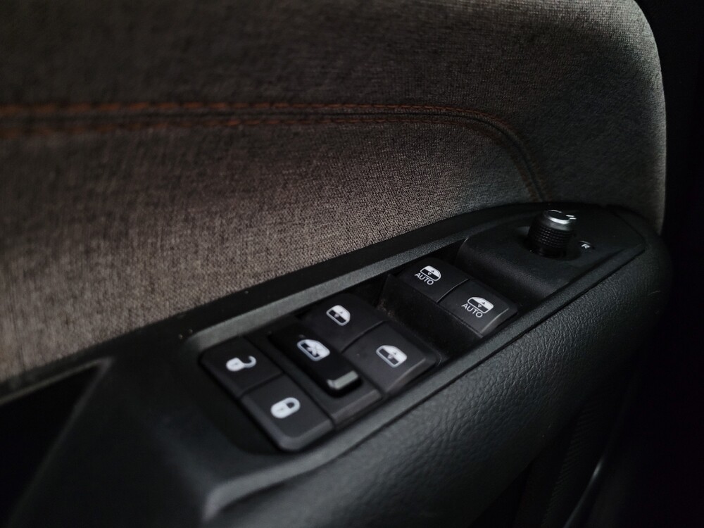 2022 Jeep Compass in Tucson, AZ 85705 - 18133079 27