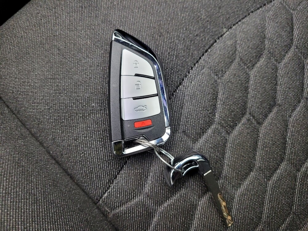 2021 Chevrolet Equinox in Eastpointe, MI 48021 - 18133091 32