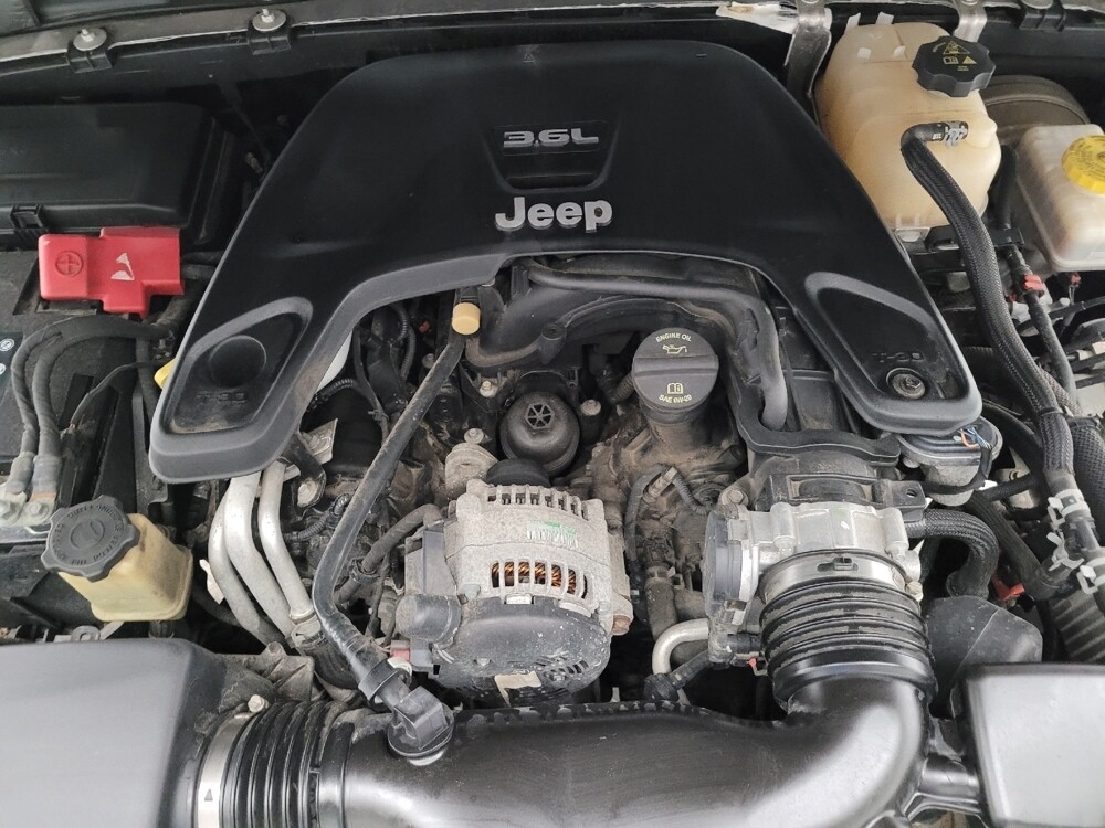 2018 Jeep Wrangler in Grand Rapids, MI 49508 - 18133094 30