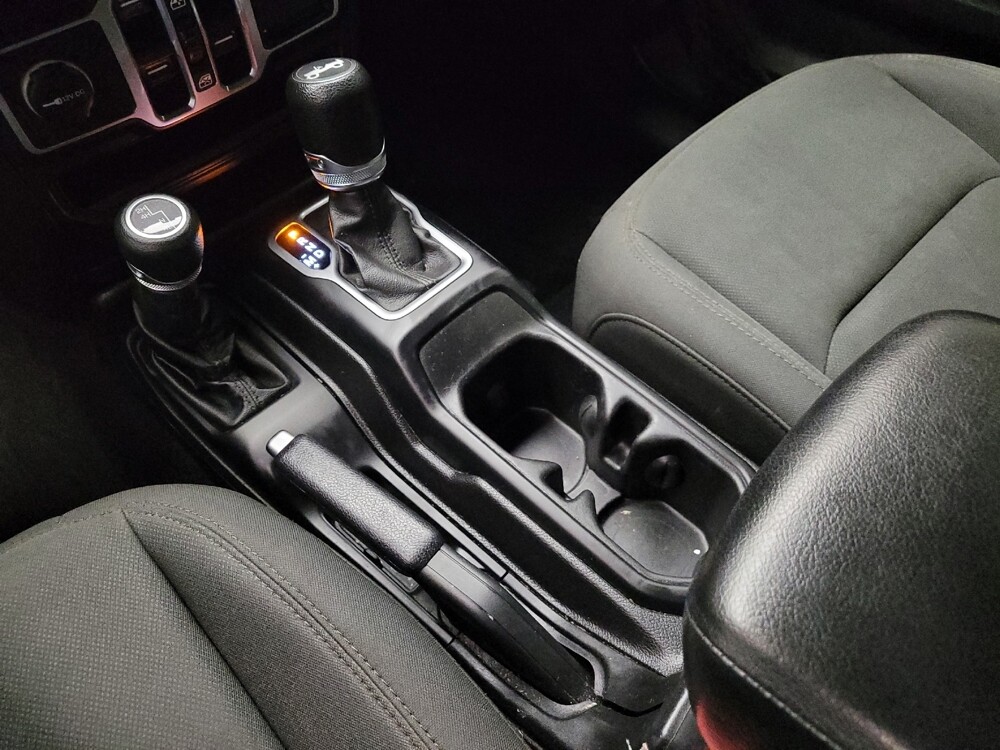 2018 Jeep Wrangler in Grand Rapids, MI 49508 - 18133094 26
