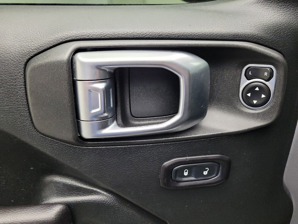 2018 Jeep Wrangler in Grand Rapids, MI 49508 - 18133094 27