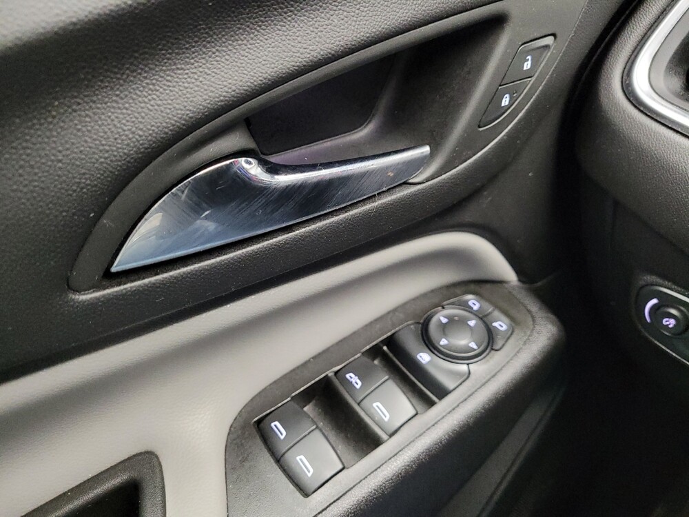 2024 Chevrolet Equinox in Eastpointe, MI 48021 - 18133095 27