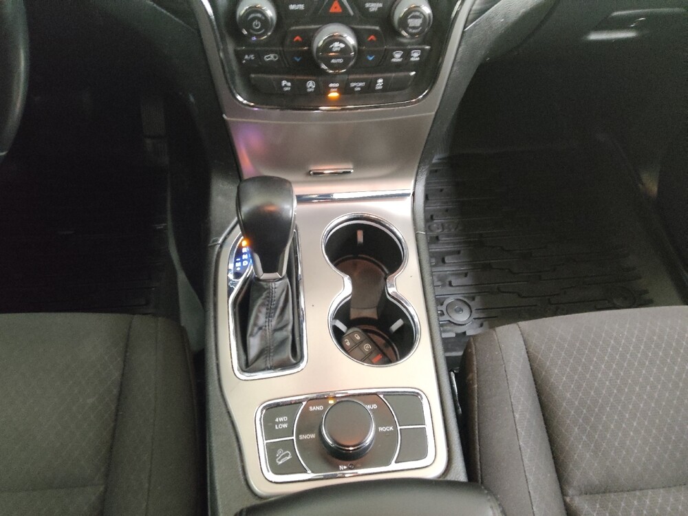 2021 Jeep Grand Cherokee in St. Louis, MO 63136 - 18133099 26