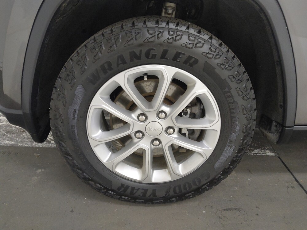 2021 Jeep Grand Cherokee in St. Louis, MO 63136 - 18133099 31