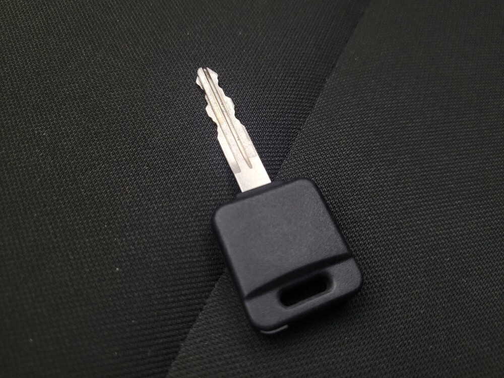 2025 Nissan Versa in Tucson, AZ 85705 - 18133100 32