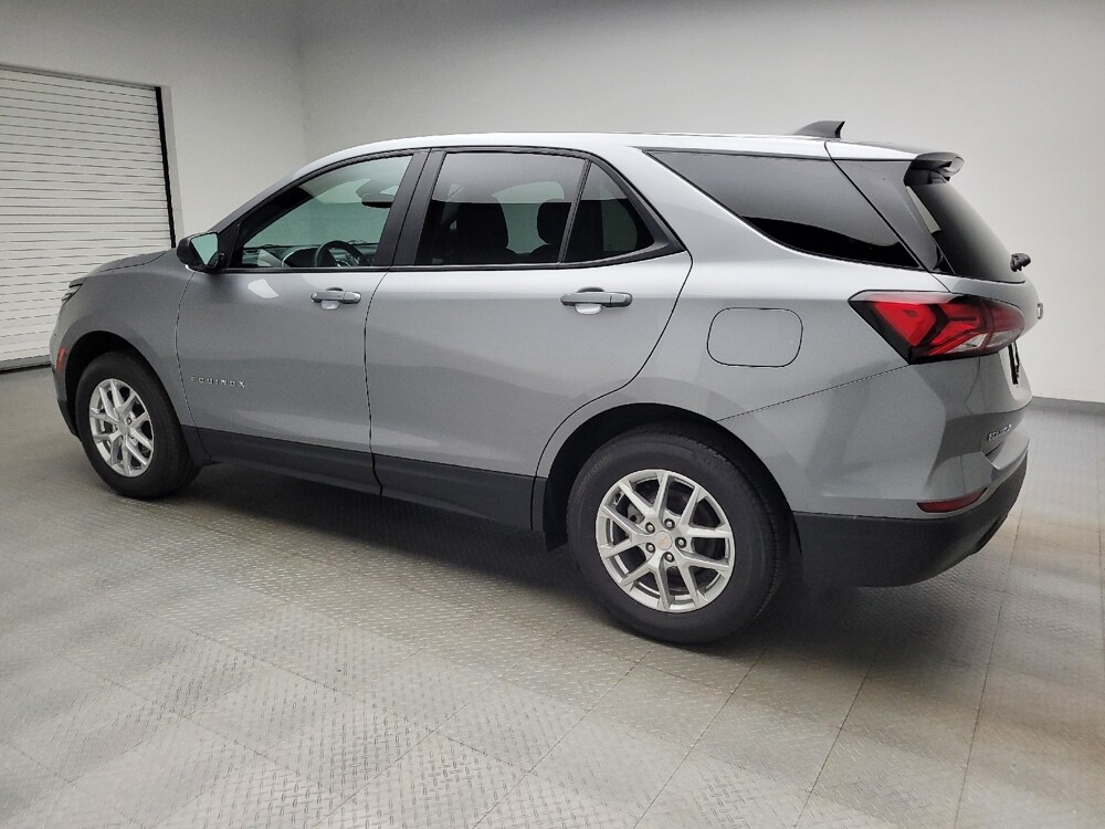 2024 Chevrolet Equinox in Eastpointe, MI 48021 - 18133101 3