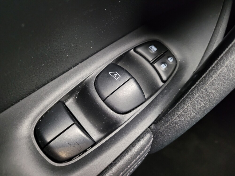 2019 Nissan Rogue in Eastpointe, MI 48021 - 18133104 27