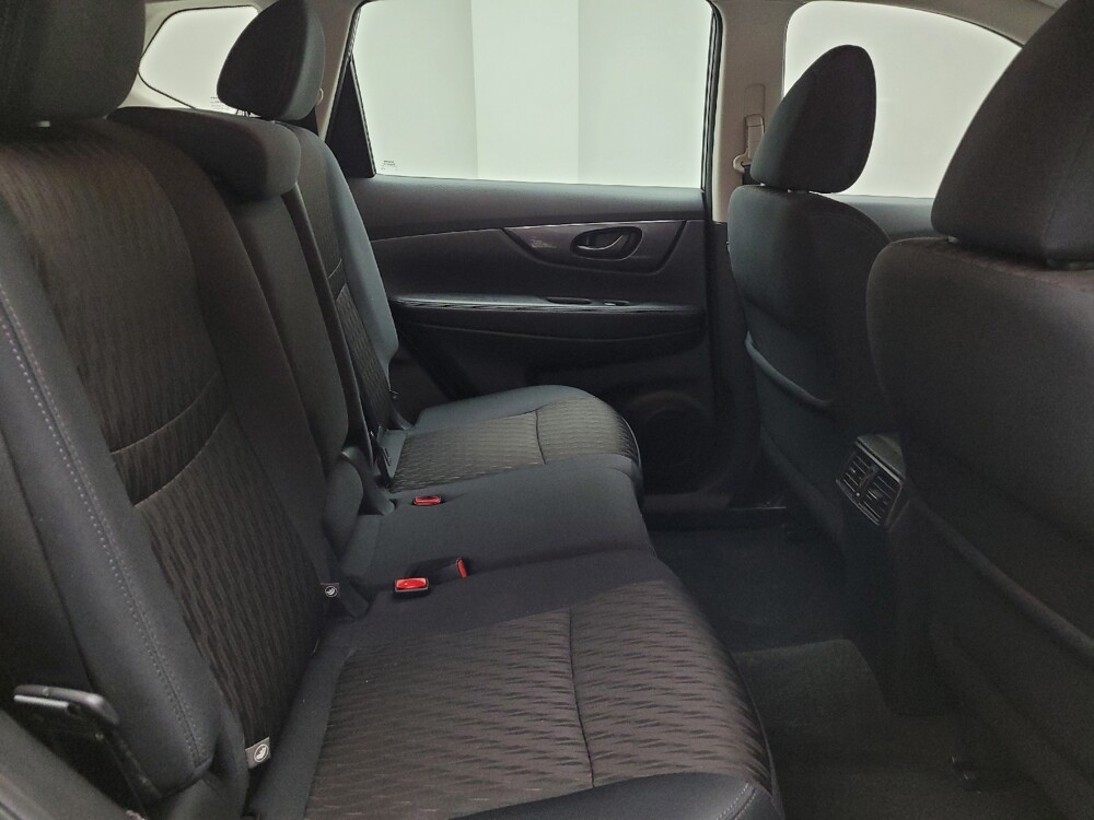 2019 Nissan Rogue in Eastpointe, MI 48021 - 18133104 19