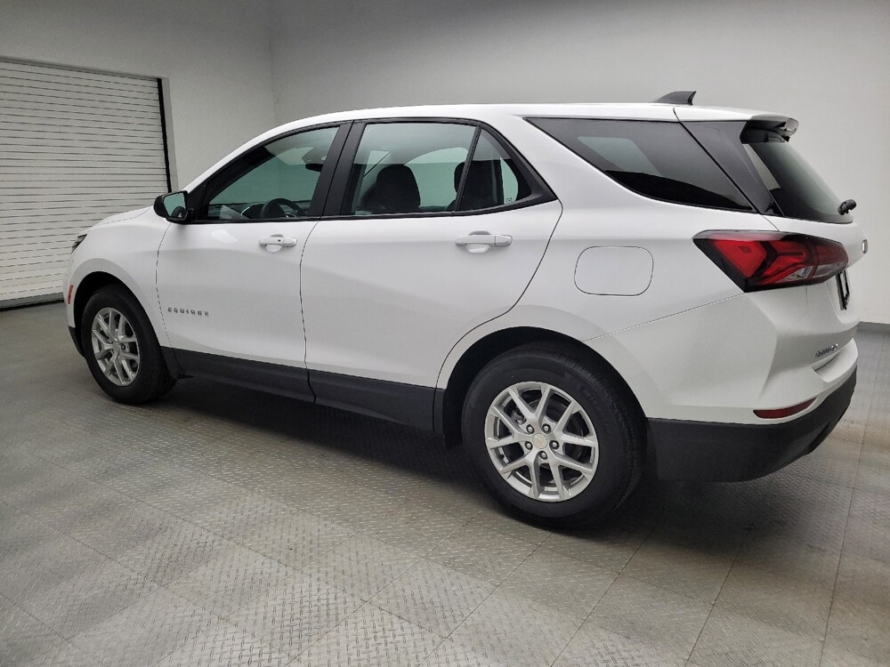 2024 Chevrolet Equinox in Eastpointe, MI 48021 - 18133108 3