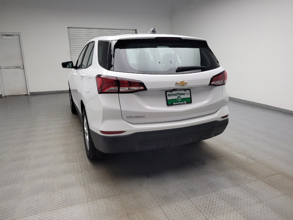 2024 Chevrolet Equinox in Eastpointe, MI 48021 - 18133108 6