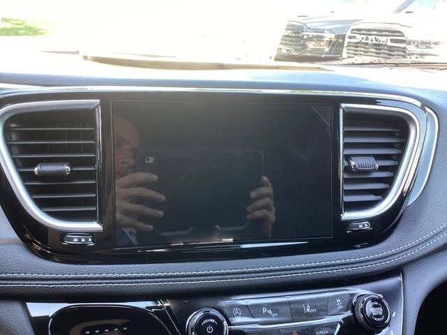 2026 Chrysler Pacifica in Bedford, OH 44146 - 18133132 10