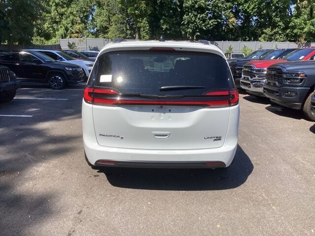 2026 Chrysler Pacifica in Bedford, OH 44146 - 18133132 6