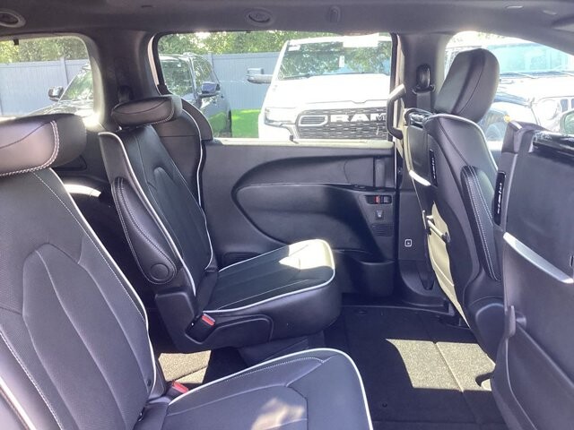 2026 Chrysler Pacifica in Bedford, OH 44146 - 18133132 19