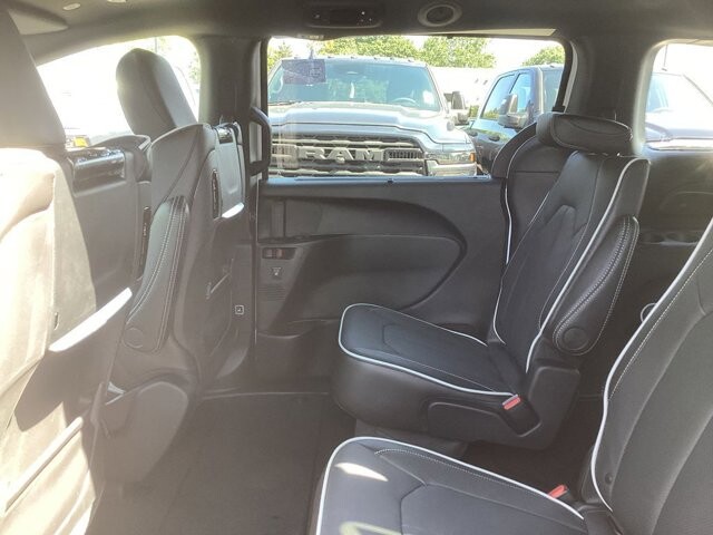 2026 Chrysler Pacifica in Bedford, OH 44146 - 18133132 15