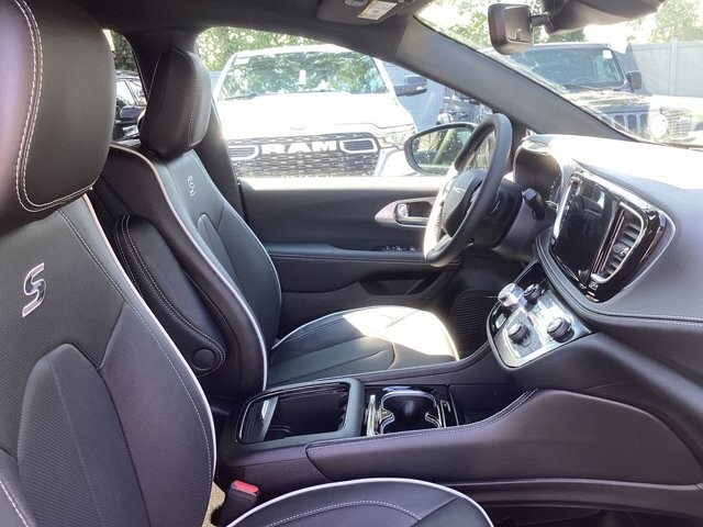 2026 Chrysler Pacifica in Bedford, OH 44146 - 18133132 20