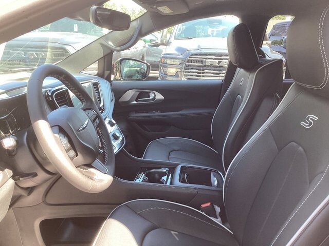 2026 Chrysler Pacifica in Bedford, OH 44146 - 18133132 14