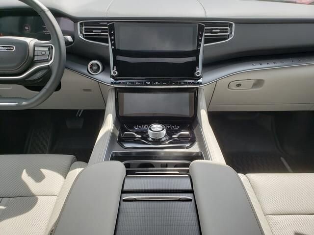 2026 Jeep Grand Wagoneer in Bedford, OH 44146 - 18133134 9