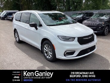 2026 Chrysler Pacifica in Bedford, OH 44146