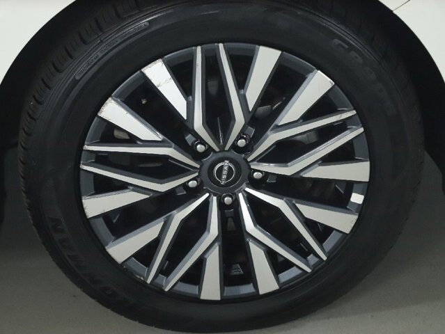 2025 Nissan Altima in Bedford, OH 44146 - 18133147 10