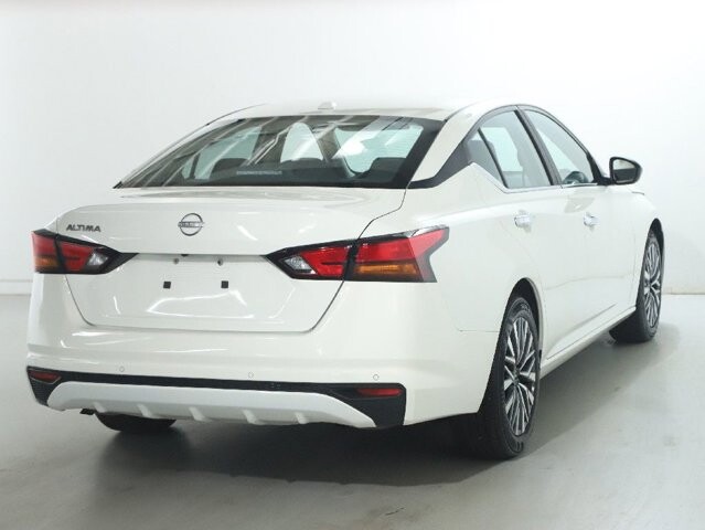 2025 Nissan Altima in Bedford, OH 44146 - 18133147 45