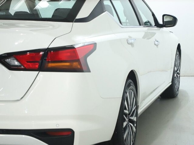 2025 Nissan Altima in Bedford, OH 44146 - 18133147 44