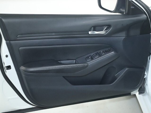 2025 Nissan Altima in Bedford, OH 44146 - 18133147 15