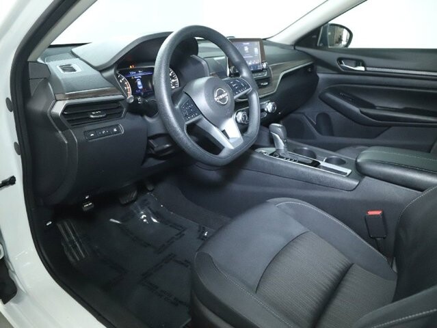 2025 Nissan Altima in Bedford, OH 44146 - 18133147 17