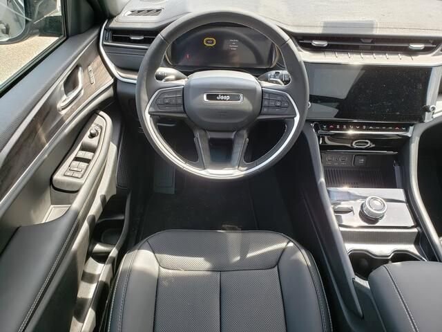 2026 Jeep Grand Cherokee in Bedford, OH 44146 - 18133156 10