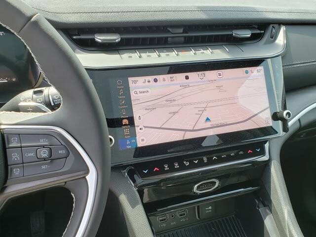 2026 Jeep Grand Cherokee in Bedford, OH 44146 - 18133156 11