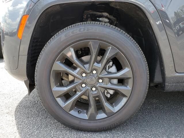 2026 Jeep Grand Cherokee in Bedford, OH 44146 - 18133156 12