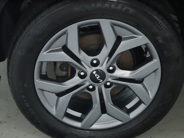 2024 Kia Seltos in Bedford, OH 44146 - 18133157 12