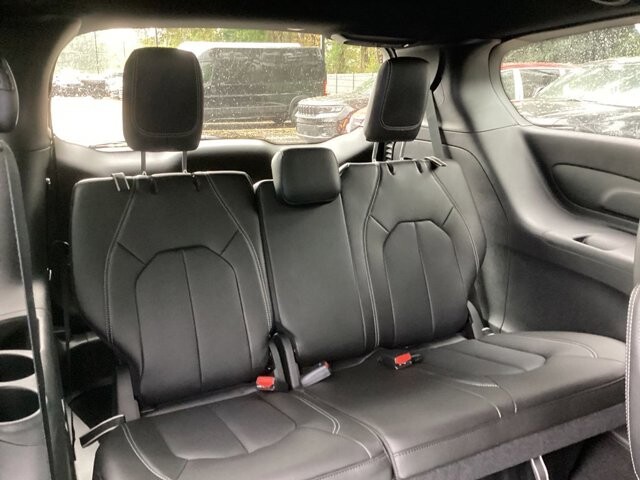 2026 Chrysler Pacifica in Bedford, OH 44146 - 18133158 17