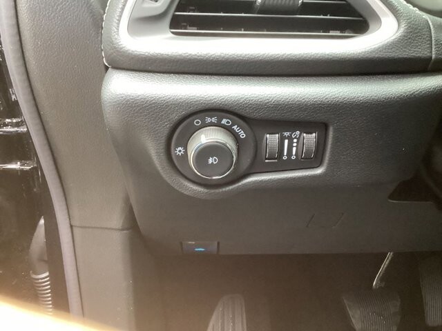2026 Chrysler Pacifica in Bedford, OH 44146 - 18133158 8
