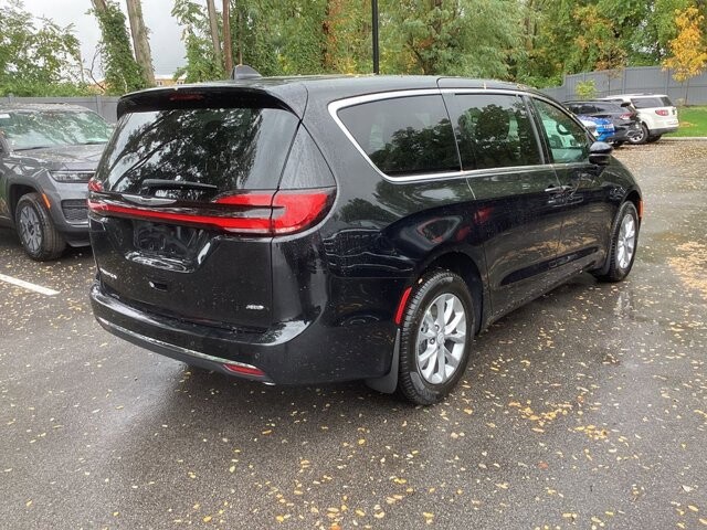 2026 Chrysler Pacifica in Bedford, OH 44146 - 18133158 7
