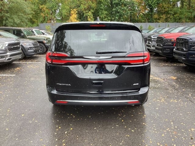 2026 Chrysler Pacifica in Bedford, OH 44146 - 18133158 6
