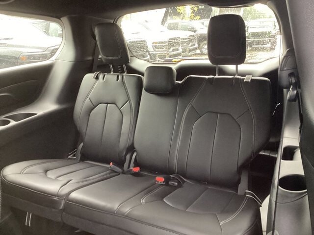 2026 Chrysler Pacifica in Bedford, OH 44146 - 18133158 16