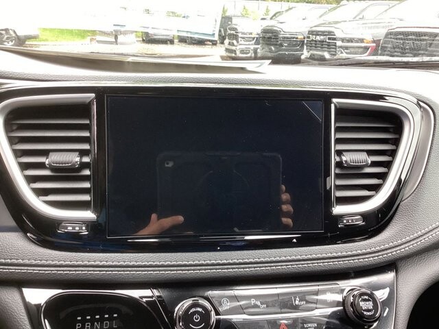 2026 Chrysler Pacifica in Bedford, OH 44146 - 18133158 10
