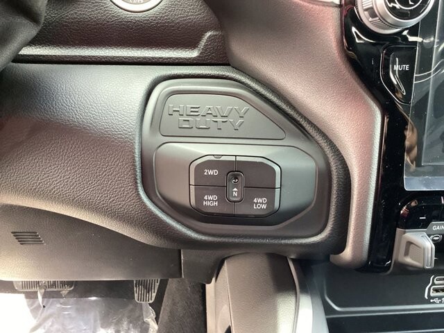 2026 RAM 3500 in Bedford, OH 44146 - 18133164 12
