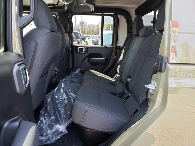2026 Jeep Gladiator in Bedford, OH 44146 - 18133166 7