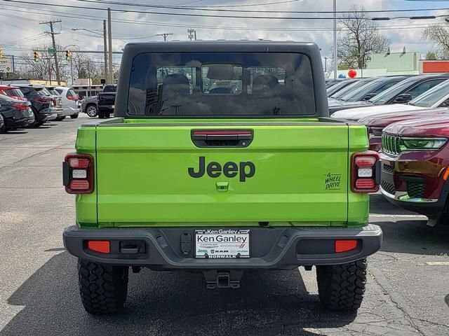 2026 Jeep Gladiator in Bedford, OH 44146 - 18133168 4
