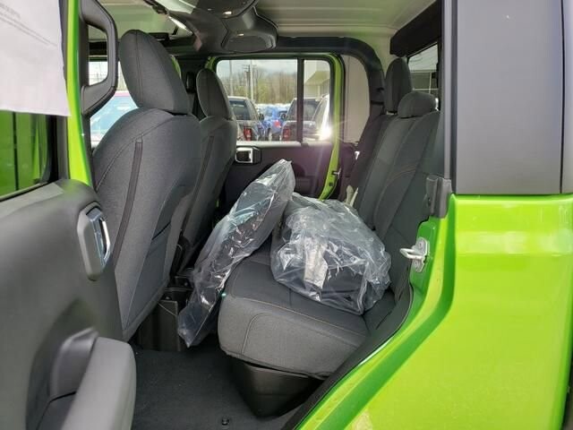 2026 Jeep Gladiator in Bedford, OH 44146 - 18133168 7